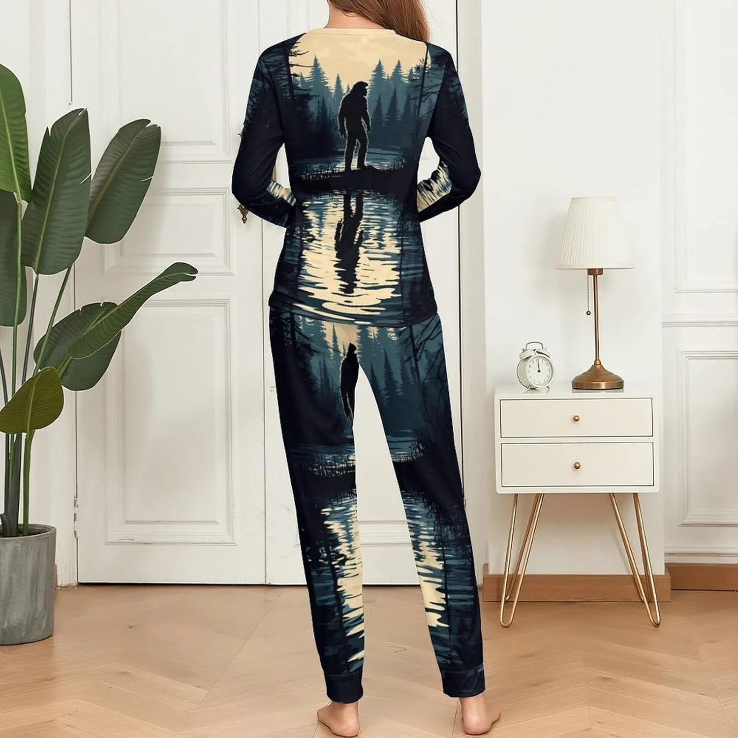 Bigfoot Moonlight Reflection Women's Pajama Set Long Sleeve T-shirts Top & Pant Comfort Sleepwear Loungewear