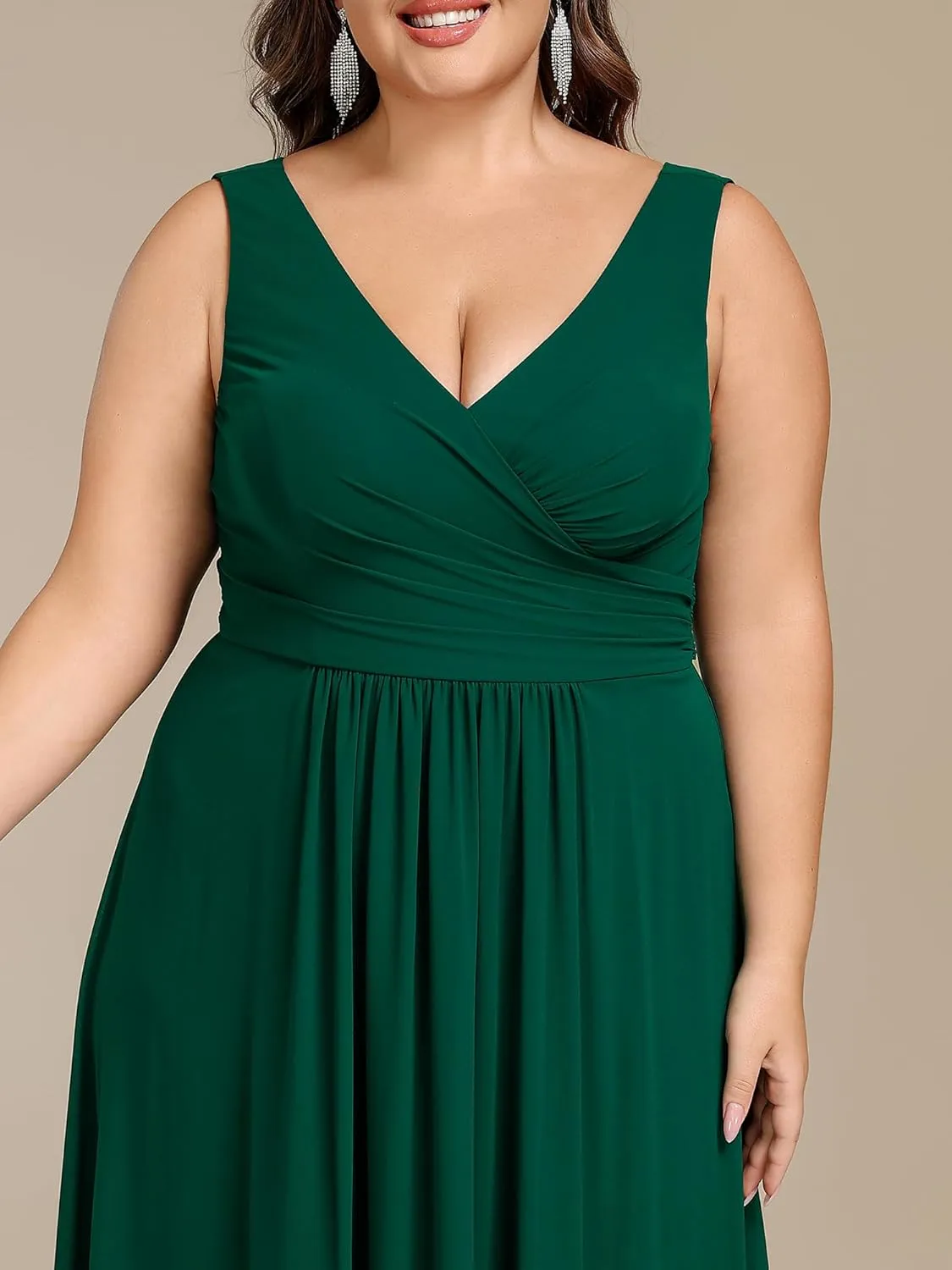 Ever-Pretty Plus Women's V Neck Sleeveless A Line Chiffon Pleated Floor Length Plus Size Bridesmaid Dresses