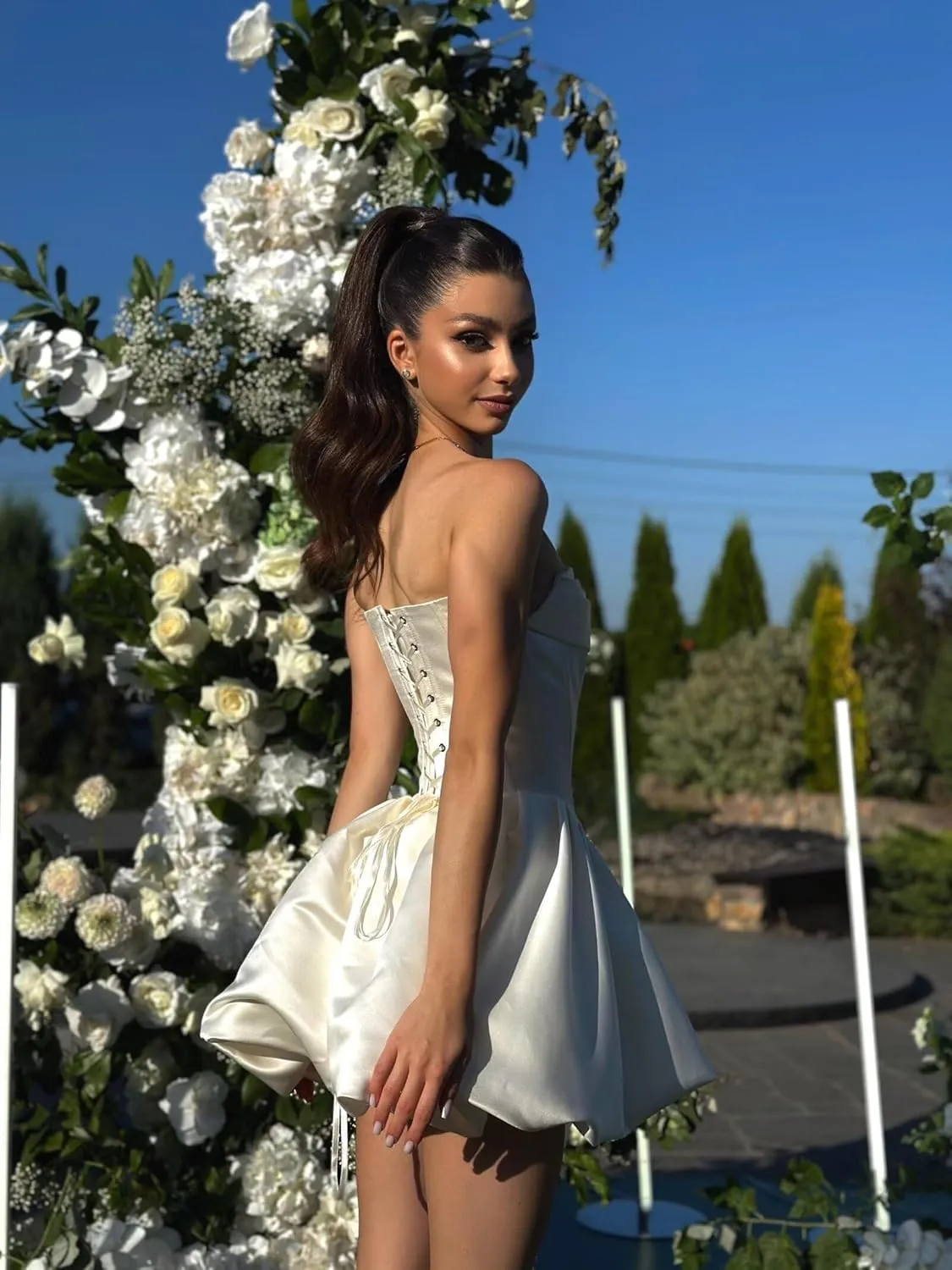 Lace Short Wedding Dresses for Bride Beach Strapless Tulle Mini Tight Bridal Gowns for Wedding