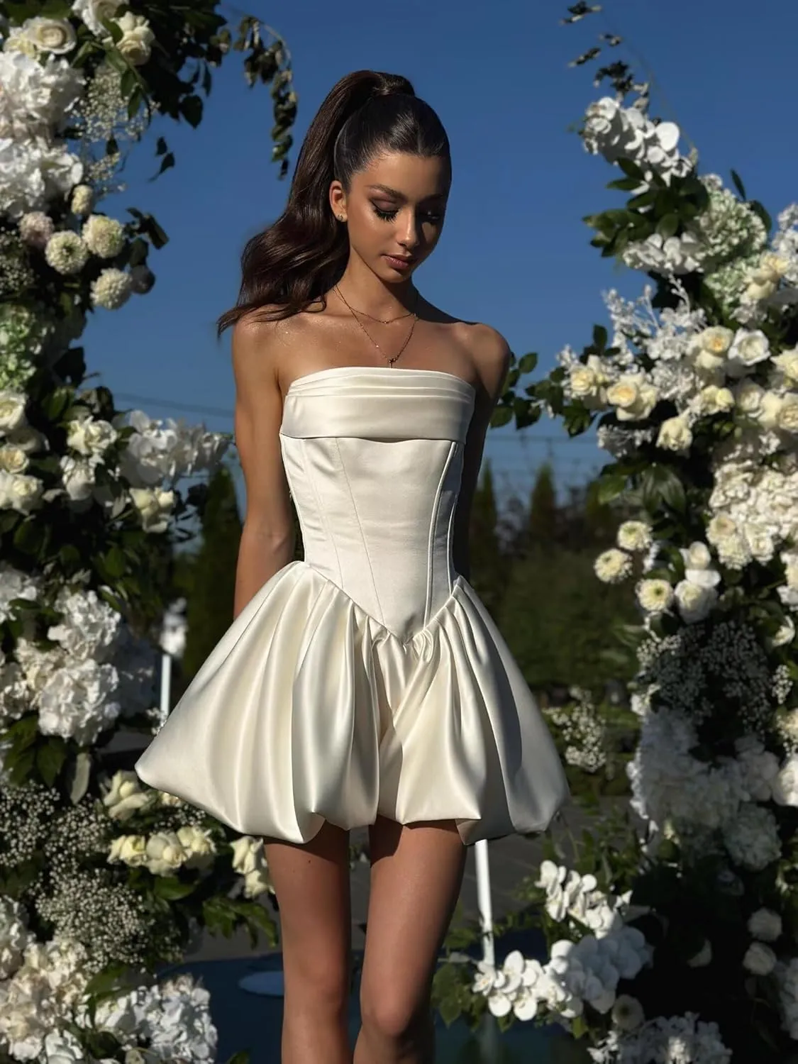 Lace Short Wedding Dresses for Bride Beach Strapless Tulle Mini Tight Bridal Gowns for Wedding