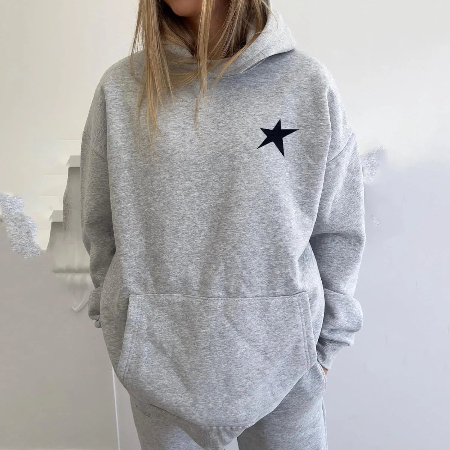Women Graphic Star Oversized Hoodie Long Sleeve Casual Loose Fall Aesthetic Hooded Sweatshirt with Pocket Streetwear